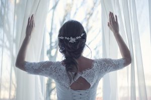 צילומי התארגנות לחתונה: 5 פריטים שיוסיפו טאצ' חגיגי לצילומים שלכם